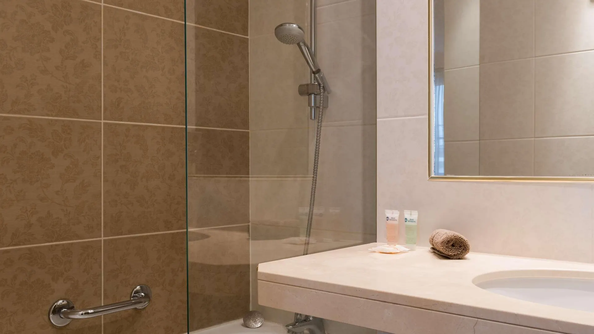 Gaillon Opera Hotel 3*